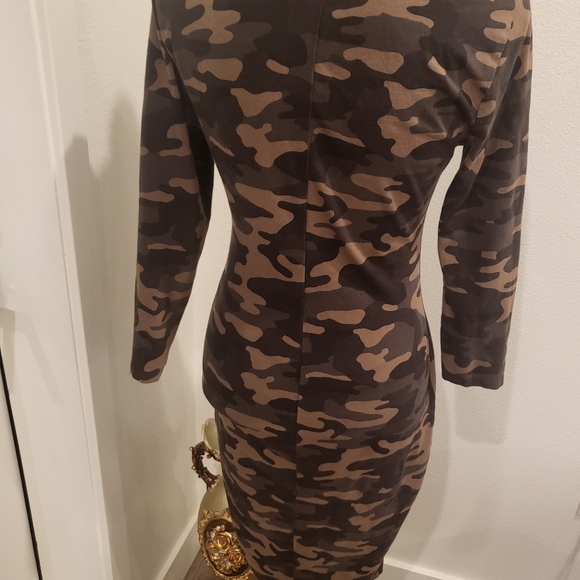 New York & Company Street Soho Women's 3/4 sleeves midi bodycorn camo dress - Picture 6 of 14
